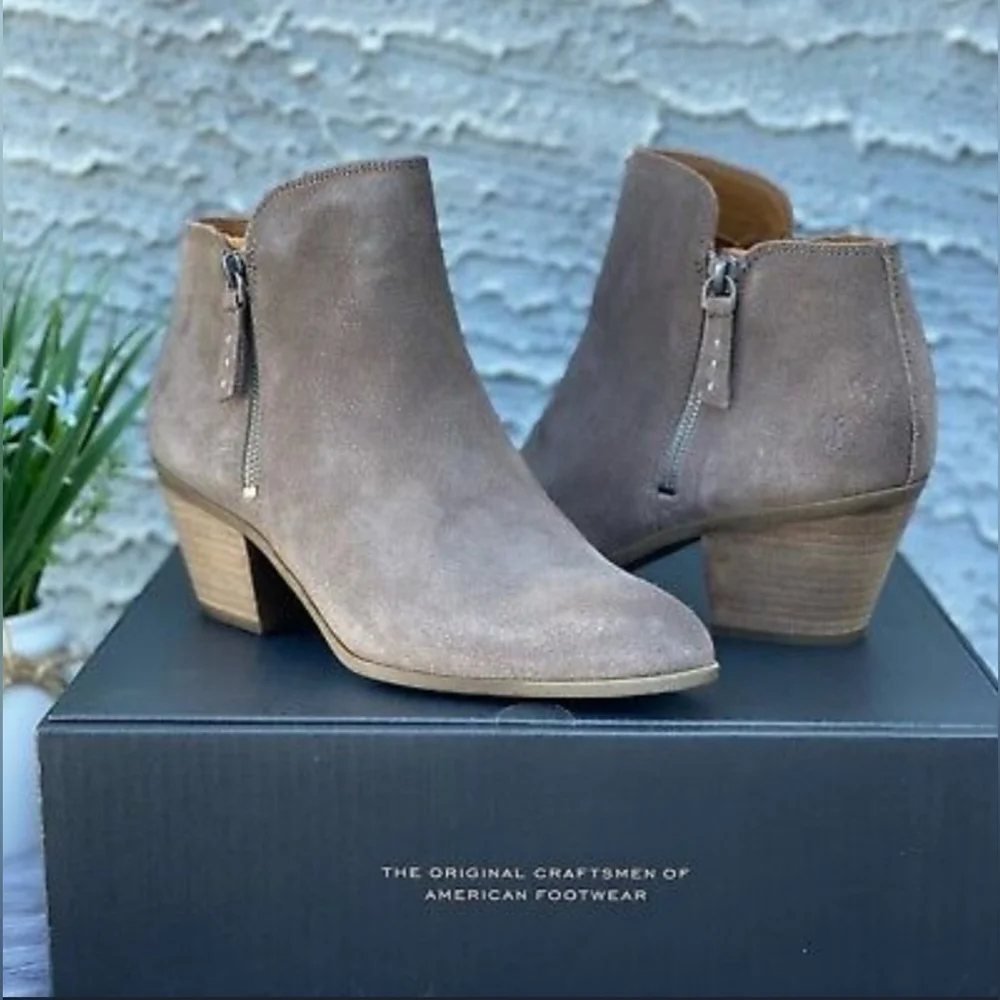 NWOT-❤️-Frye-Judith-Suede Zipped Booties-Taupe-Size 10 - Picture 4 of 8